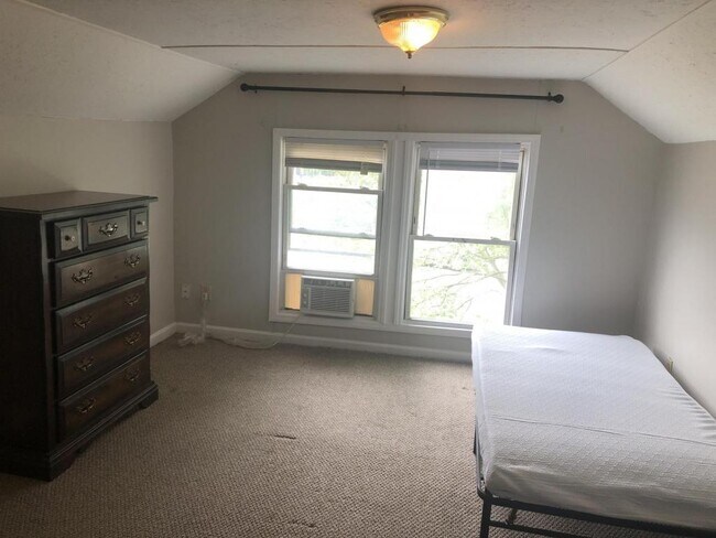 Building Photo - 1702 Fayetteville St, Unit E