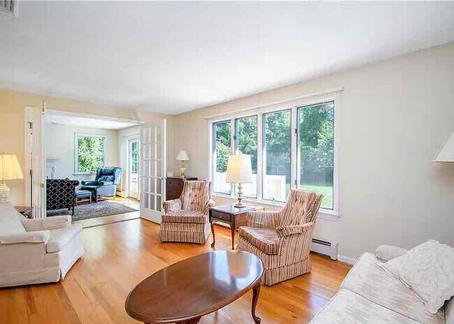 Foto del edificio - 202 Springfield Rd