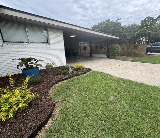 Foto del edificio - 214 Sunny Ln