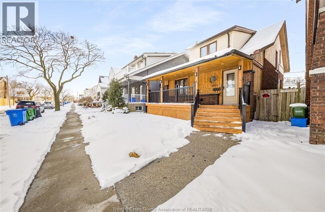 Photo du bâtiment - 1411 Windermere Rd