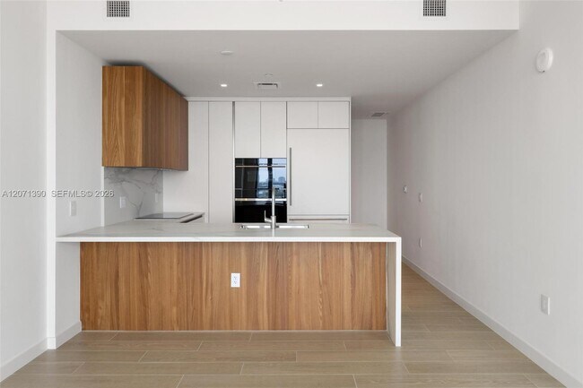 Foto del edificio - 1400 Biscayne Blvd