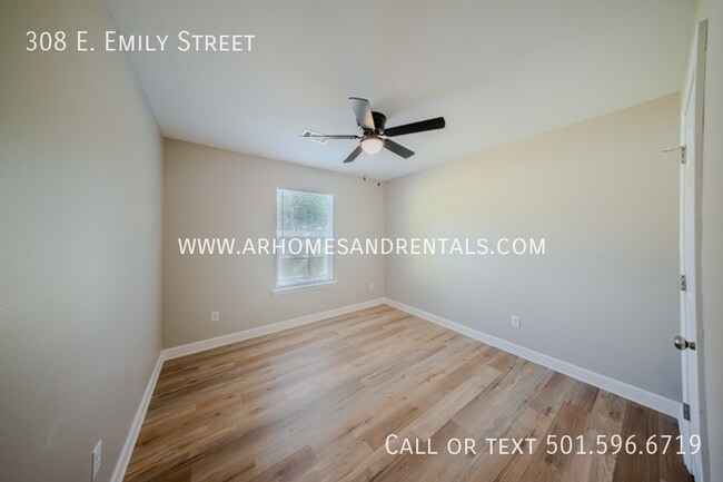 Foto del edificio - 308 E Emily St