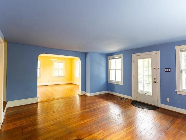 Photo - 115 Chapin St House