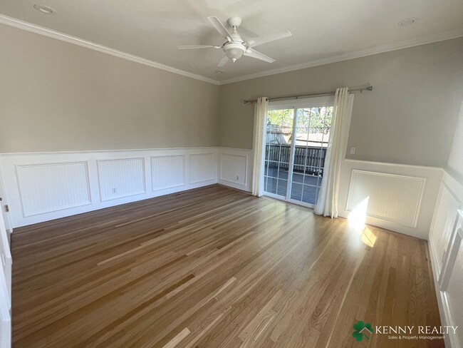 Building Photo - Spacious Three Bedroom Unit Close to Burli...