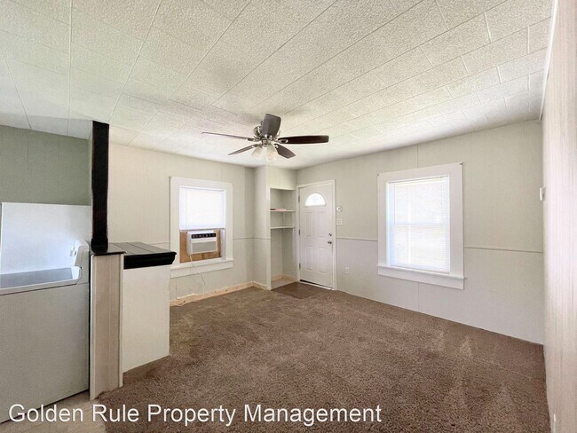 Foto del edificio - 1 br, 1 bath House - 813 E 8th Ave
