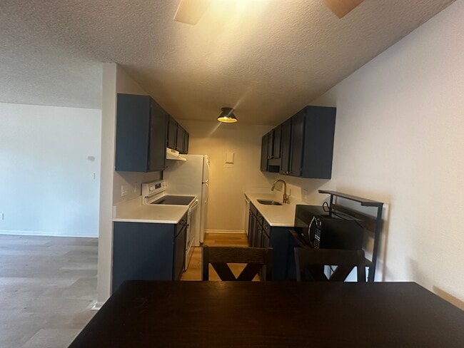 Building Photo - 3250 Oneal Cir