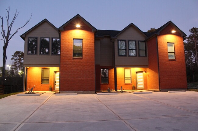 Building Photo - 12204 Hairston Cir