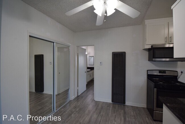 Building Photo - 1 br, 1 bath Apartment - 12255 Burbank Blv...