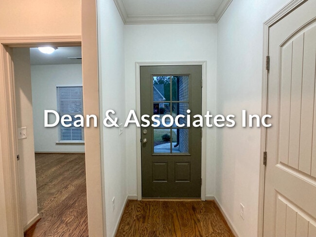 Building Photo - 2044 Springfield Dr