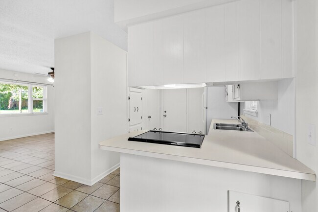 Foto del edificio - 840 W Davis St