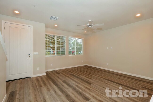 Building Photo - 10582 Amigos Ct