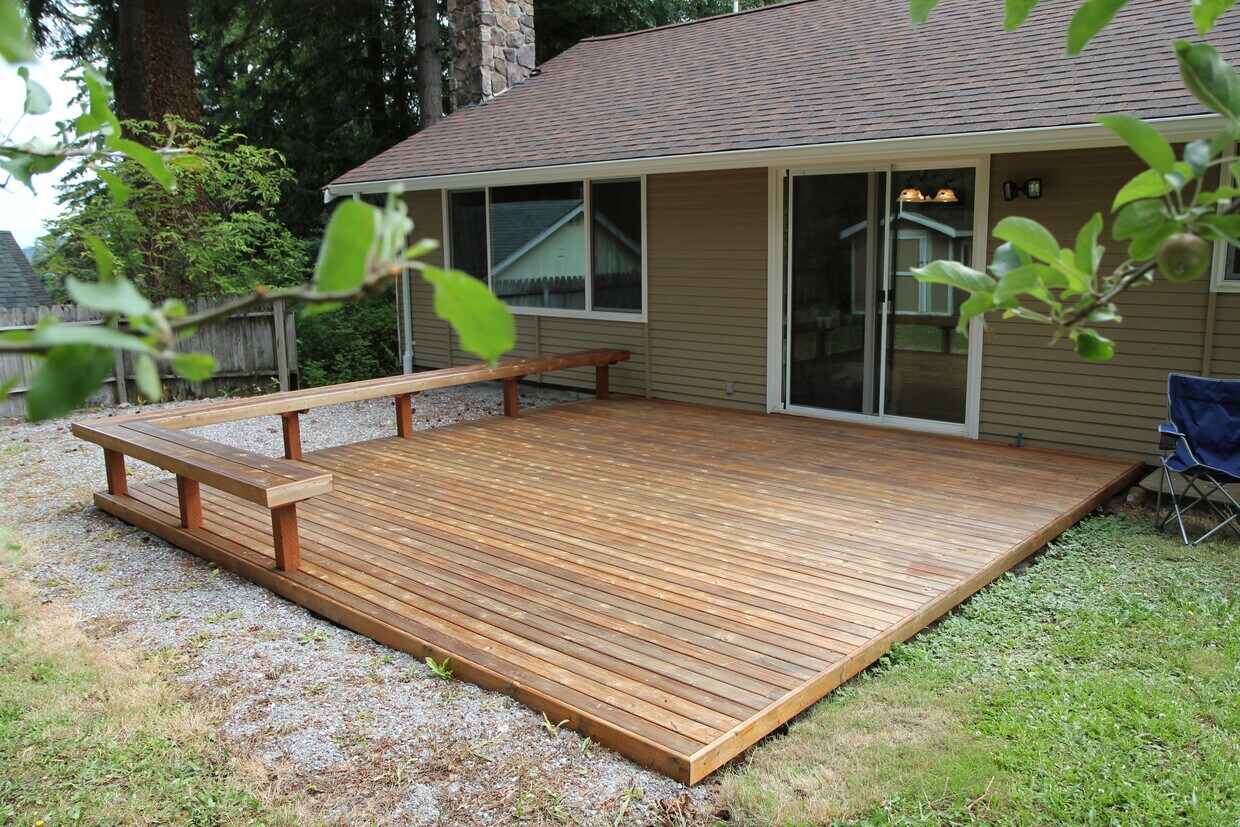 Foto del edificio - 2549 Yew Street Rd