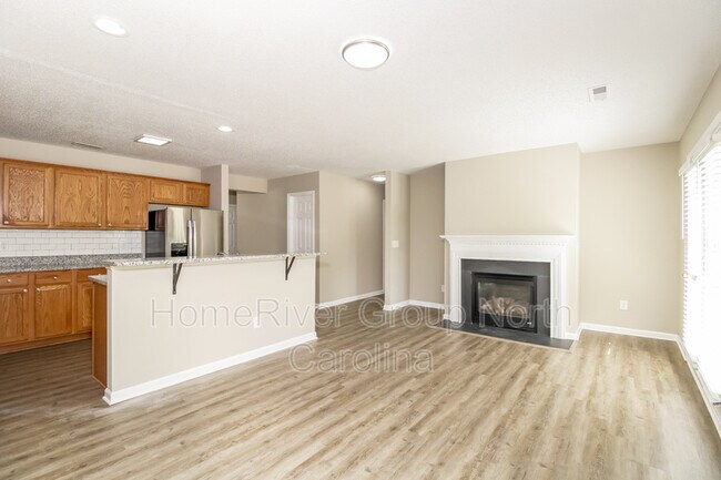 Building Photo - 4076 Clovelly Dr