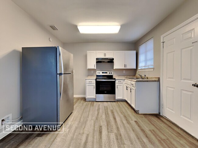 Building Photo - 89 Andress St
