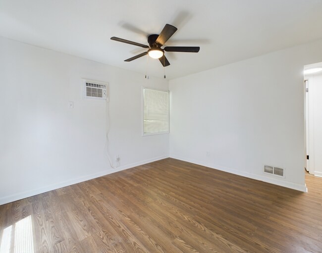 Building Photo - 6208 E 152 Terrace
