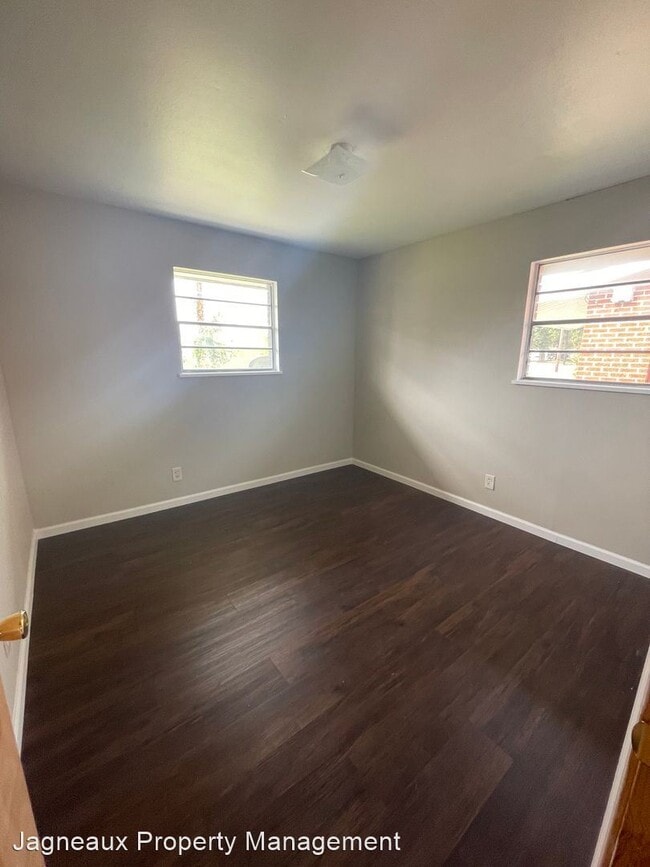 Building Photo - 4 br, 1 bath House - 1221 Texas St
