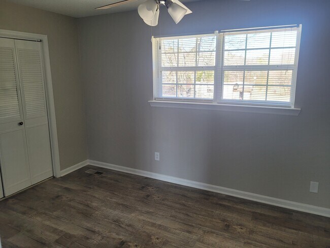 Foto del edificio - 3335 Elder Mountain Rd