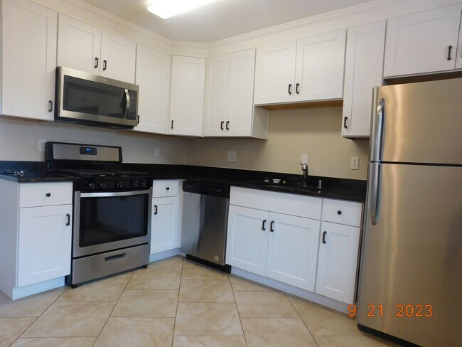 Building Photo - Place 114 S Gateway Blvd