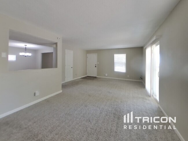 Foto del edificio - 640 Mountain View Ave NE