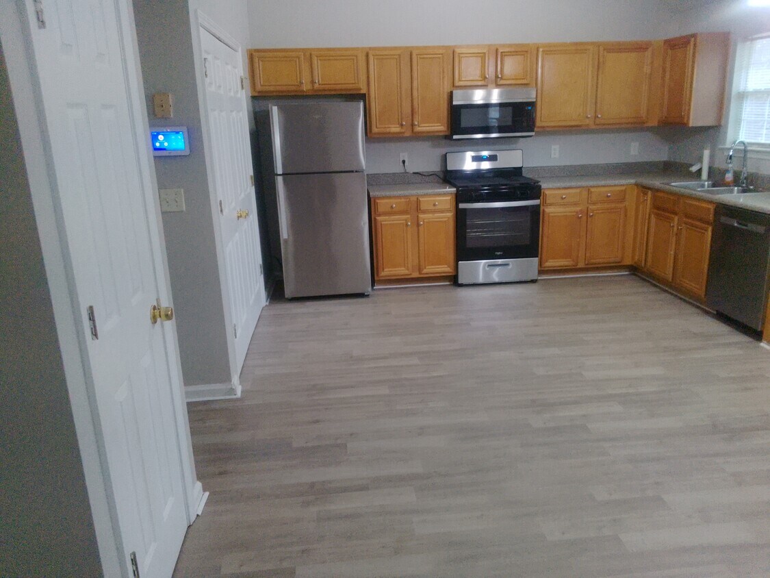 Foto del edificio - 6786 Derby Ave