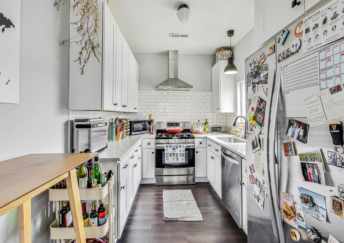 Foto principal - 1523 W Augusta Blvd