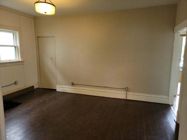 Building Photo - 25 Swanger Ave