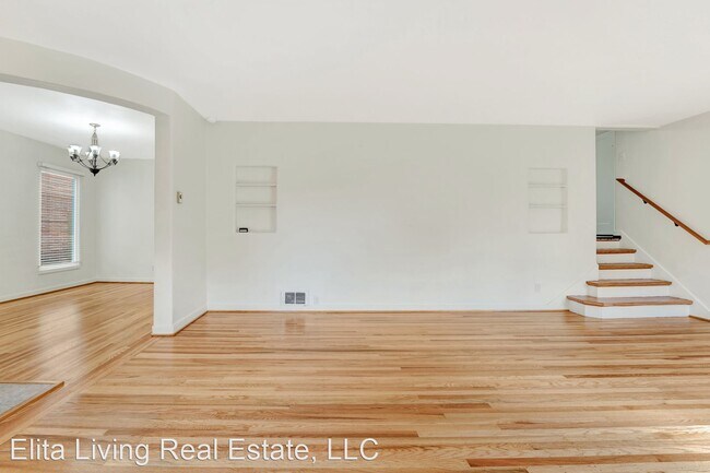 Building Photo - 3 br, 1 bath House - 12042 Phinney Ave. N.