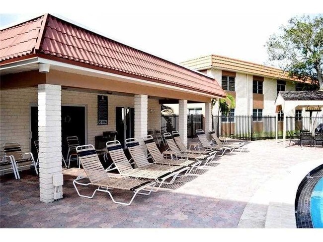 Foto del edificio - 124 NE 19th Ct