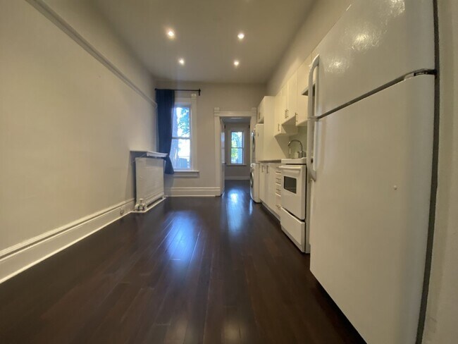 Building Photo - 329 Concord Ave