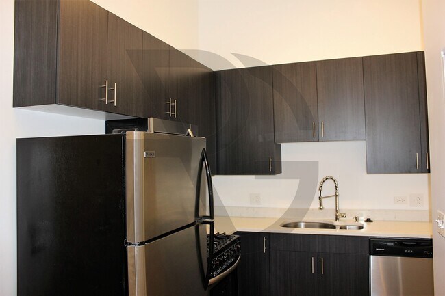 Foto del edificio - 630 W Lake St