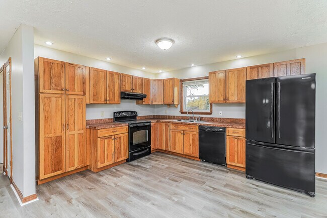 Building Photo - 3606 Douglas Dr