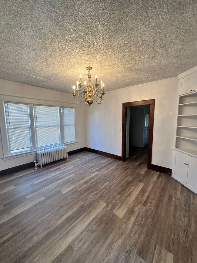 Foto del edificio - Updated 4-Bedroom Home Near Perry Street –...