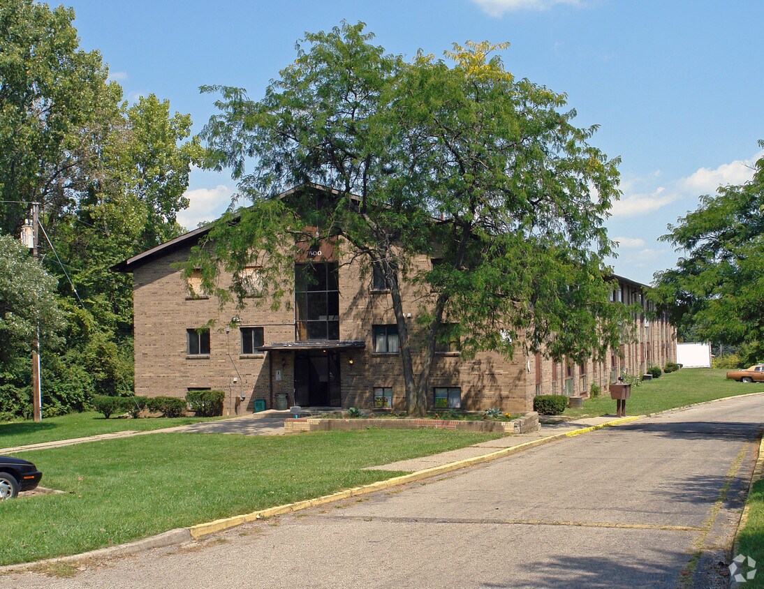 Maplewood Manor Apartaments - Maplewood Manor Apartments