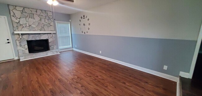 Building Photo - 1401 Carnsmore Dr