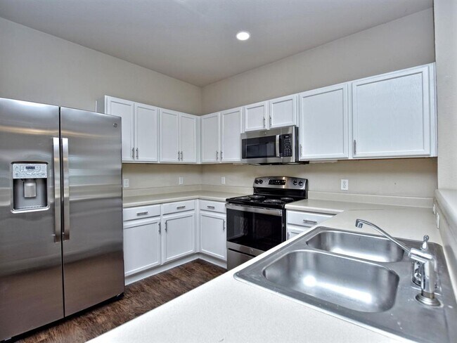 Foto del edificio - 917 E 3rd St