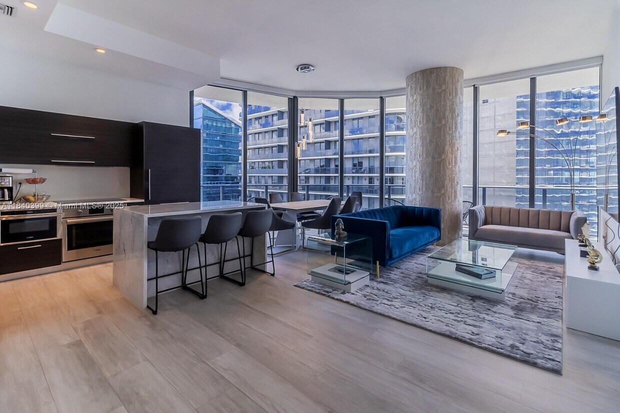 Foto principal - 45 SW 9th St