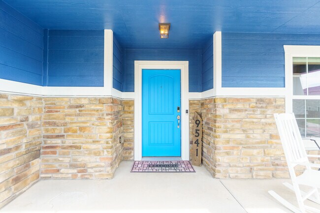 Foto del edificio - 9541 Holton Ct
