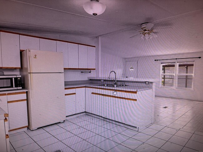 Building Photo - 111 Grassy Key Ln