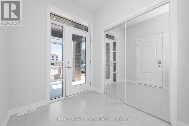 Building Photo - 719 Doneraile Walk
