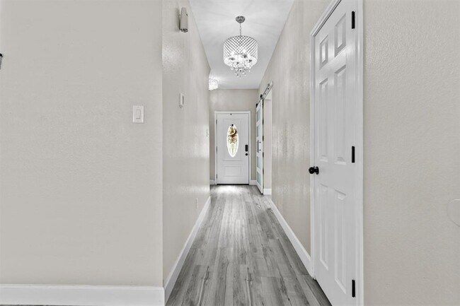 Foto del edificio - 303 Quail Hollow Dr