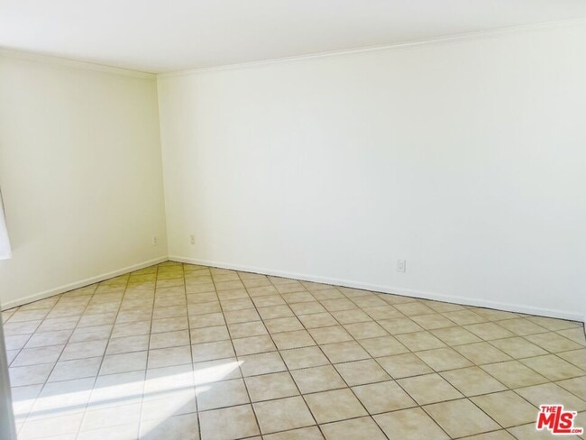 Foto del edificio - 7320 Hawthorn Ave