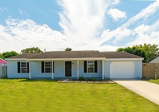 Building Photo - 1214 Port Malabar Blvd NE