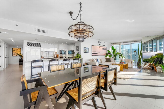 Foto del edificio - 465 Brickell Ave