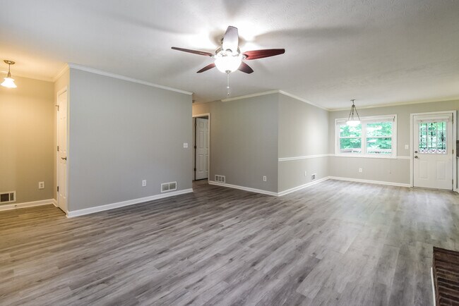 Foto del edificio - 310 Victoria Dr