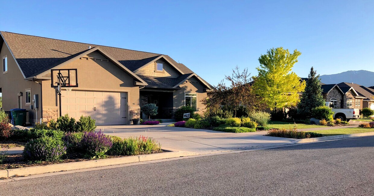 Primary Photo - 2988 Stonebridge Dr