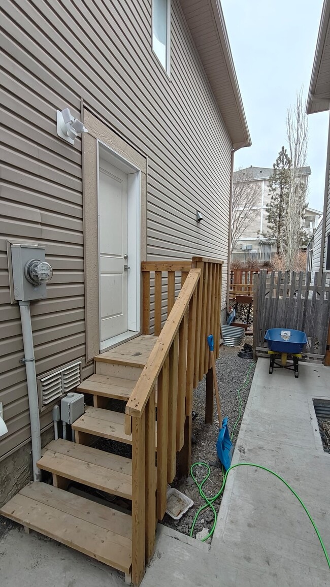 Building Photo - 120 Evanston View NW