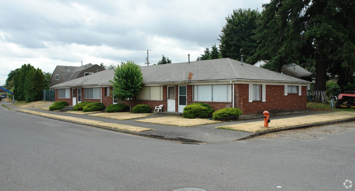 Primary Photo - 7508 NE Broadway