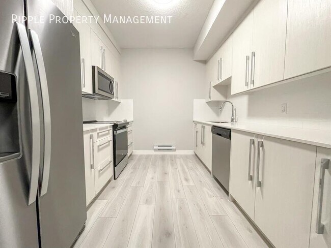 Photo du bâtiment - Beautiful 1 bedroom 1 bathroom basement in...