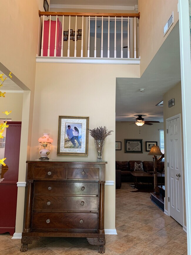 Building Photo - 2139 Kingsley Ln