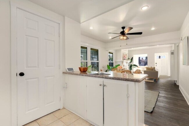 Foto del edificio - 5001 S Wilton Pl